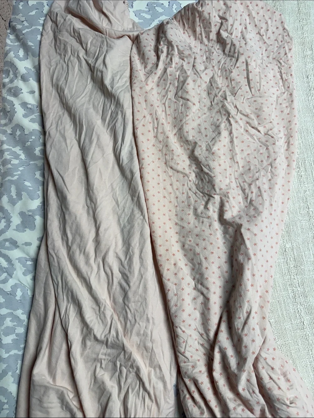 Crate&Kids Blush Pink Fitted Crib Sheet Set with Star Print